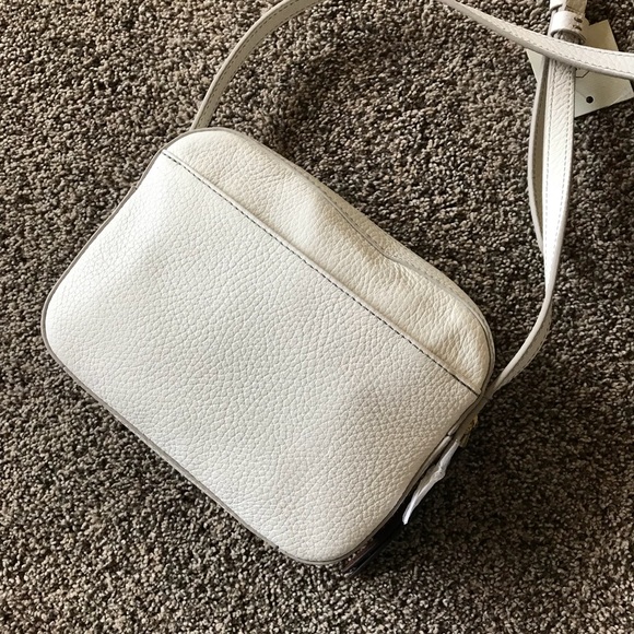 NWT Fossil Gemma Mini Camera Bag in Coconut - Picture 3 of 7